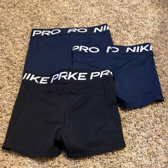 Nike Pro Women's Athletic Compression Shorts - Black & Navy - Picture 5 of 5